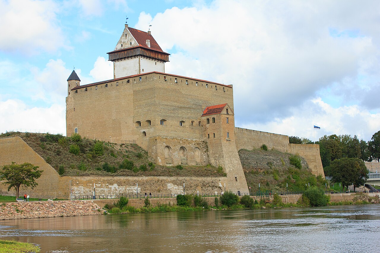 Пограничная река Нарова